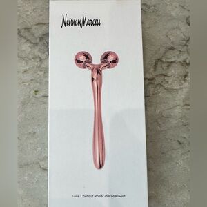 NWT, NIB Neiman Marcus Rose Gold Face Contour Roller